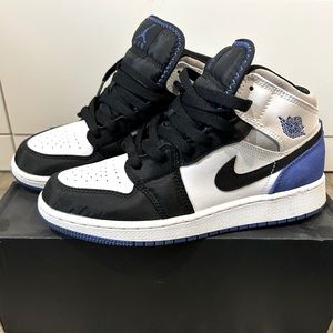 Air Jordan 1 Mid SE(GS) 5.5y
